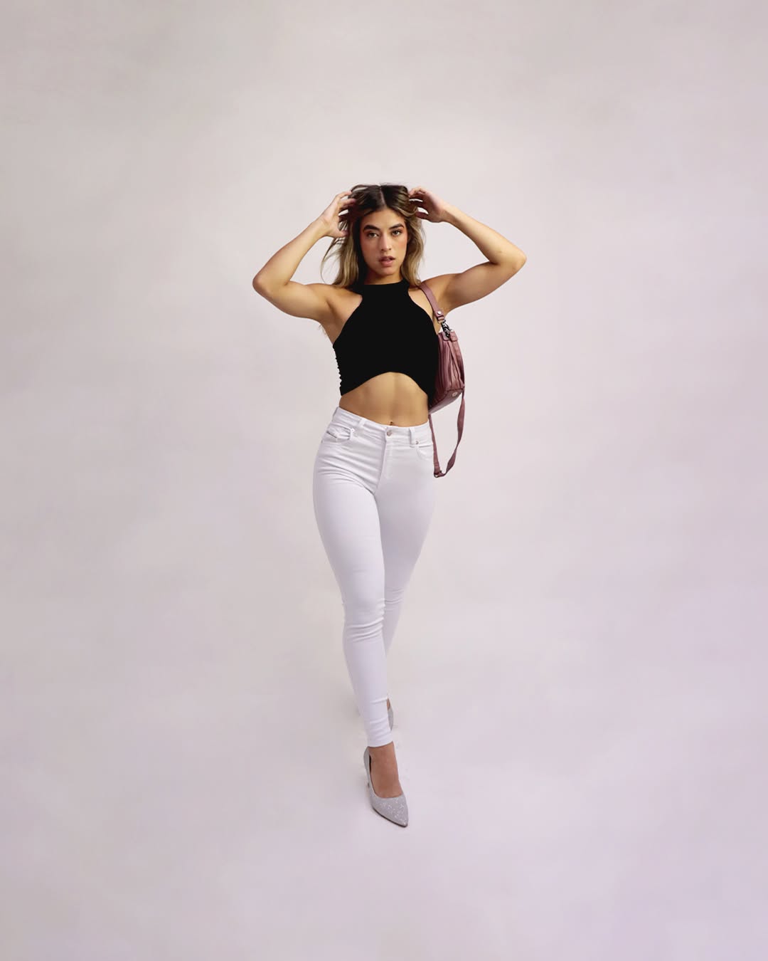 Jean blanco DISÍ con top negro